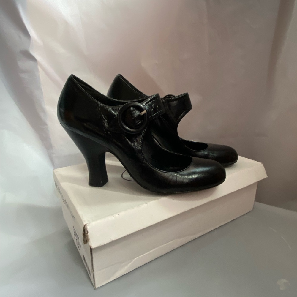 Steve Madden Black Leather Mary Jane Heels with Round Toe